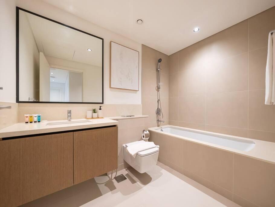 2br-fountain & Burj Khalifa View - Near Mall Dubai